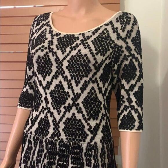 ALICE & OLIVIA SWEATER‎ FIT & DRESS - Picture 2 of 7